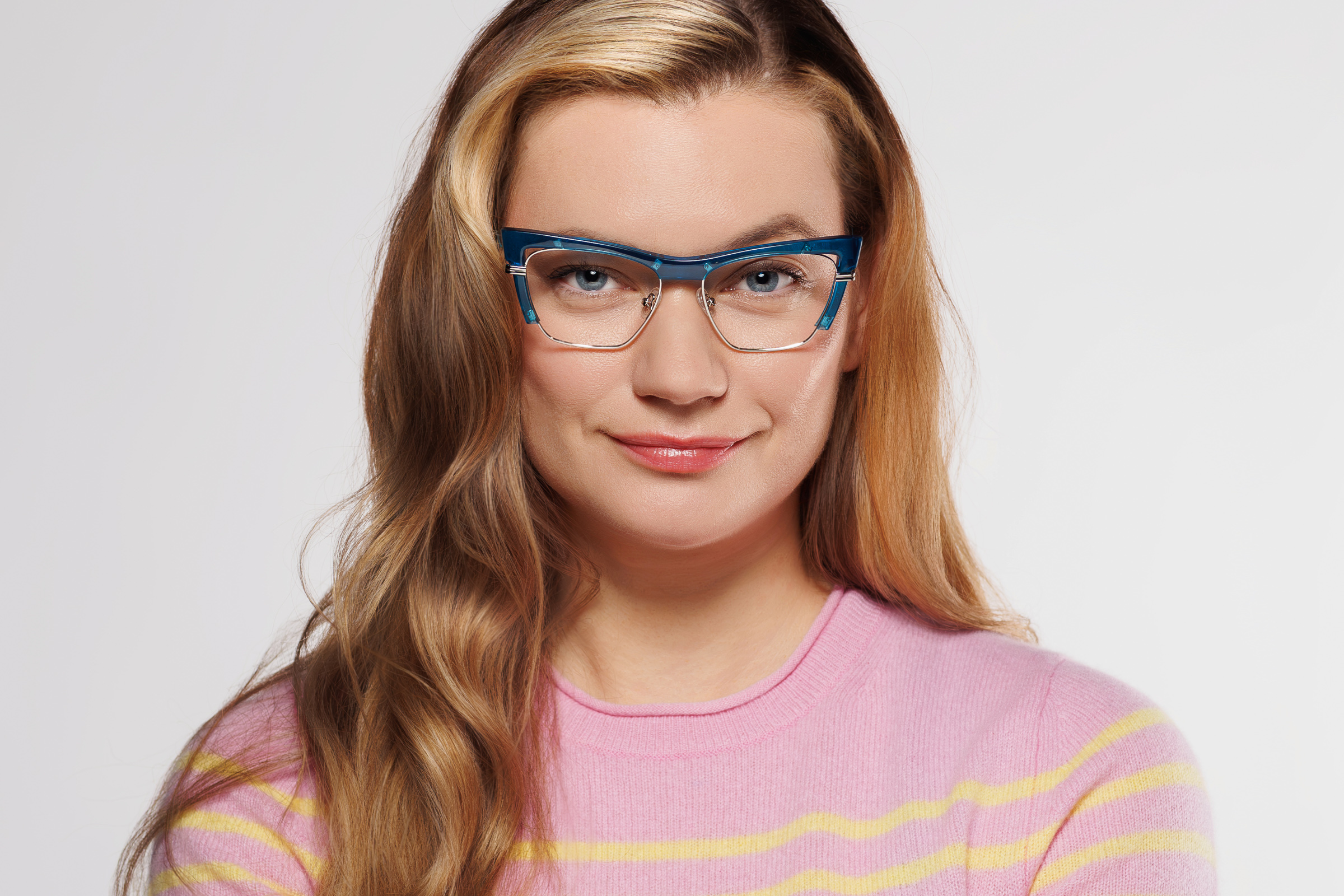 Fiona - Crystal Blue Eyewear Package